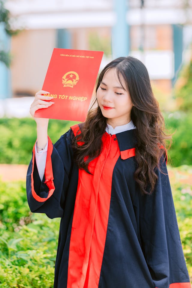 虛假畢業(yè)證導(dǎo)致勞動(dòng)合同無(wú)效